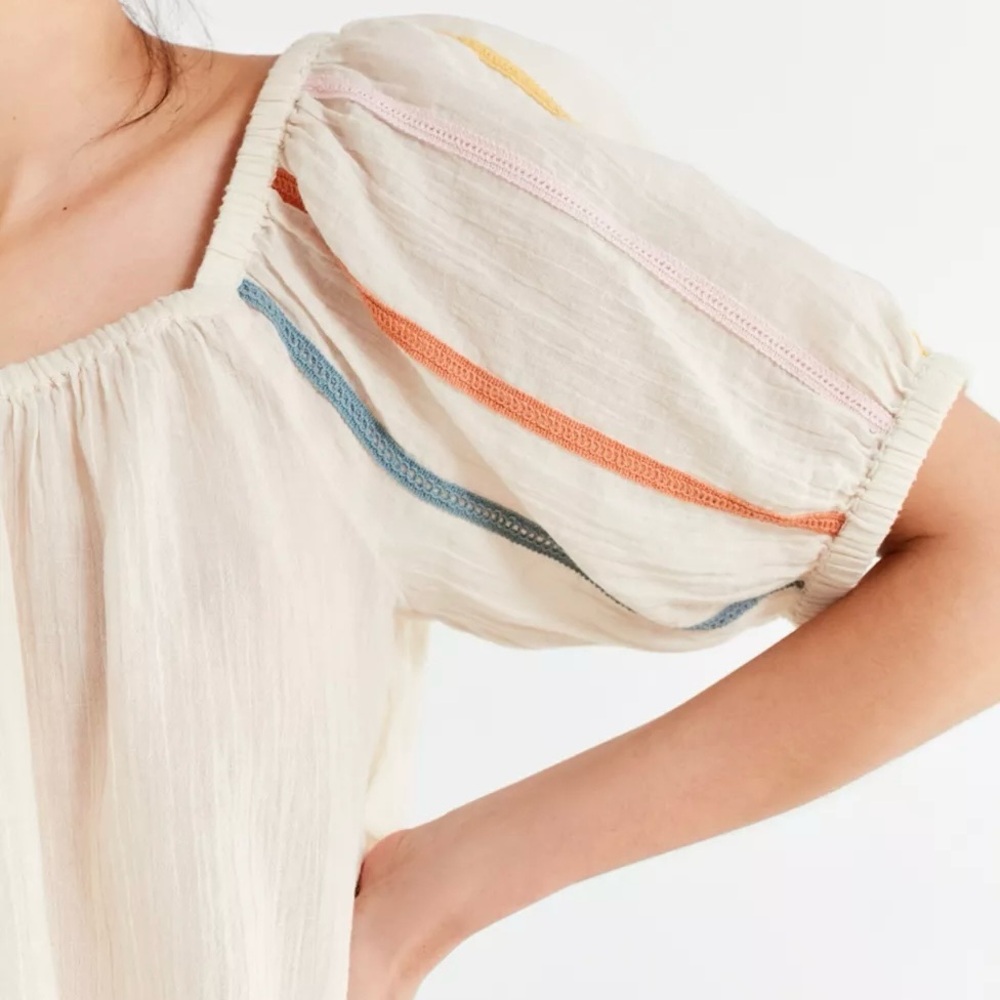 UO Embroidered Balloon Sleeve Blouses - Picture 4 of 5